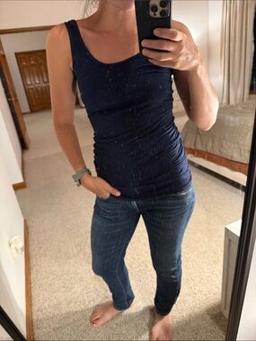 Three dot size small navy tank